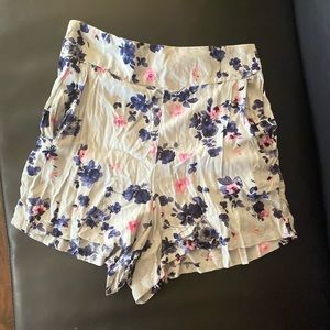 Cotton On Gray flower shorts size S